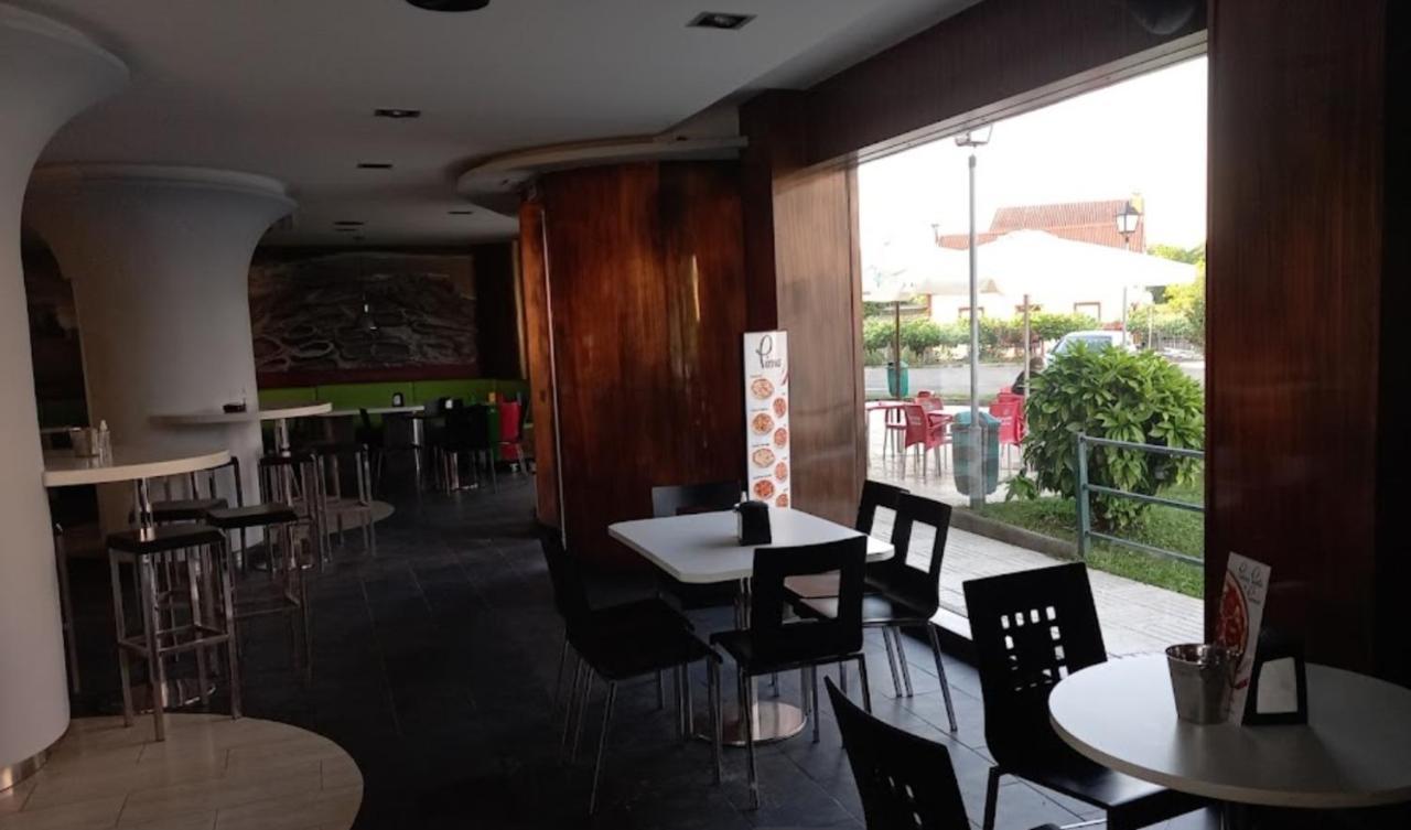 Albergue Cafeteria Rio Sar Падрон Экстерьер фото